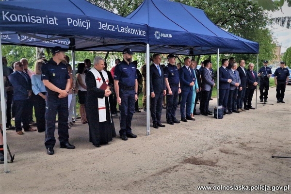 Uroczyste podpisanie i wbudowanie aktu erekcyjnego pod budowę Posterunku w Domaniowie