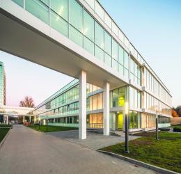 Edytowana-kopiaInstytut-Pomnik-Centrum-Zdrowia-Dziecka-w-Warszawie-2